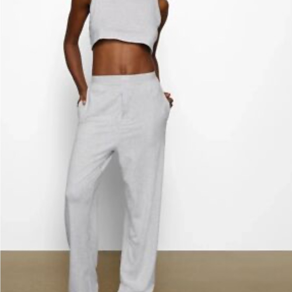 Skims Set: Boyfriend Loose Pant and Crop top in Light Heather Grey in XS